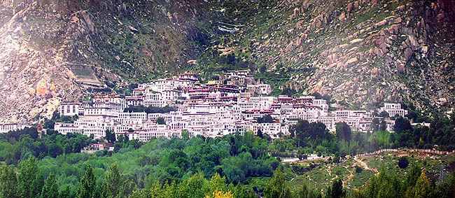 Panoramic view of Drepung Monastery at the foot of Gambo Utse mountain in Lhasa.